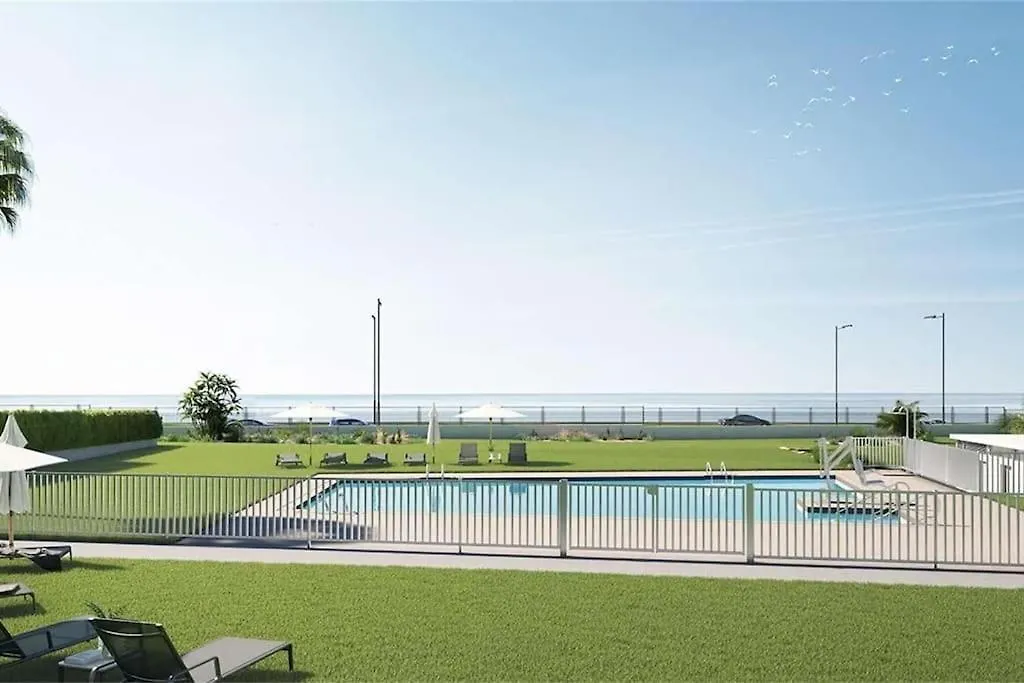 Appartement Bajo Con Jardin En Primera Linea De Playa Málaga Spanje