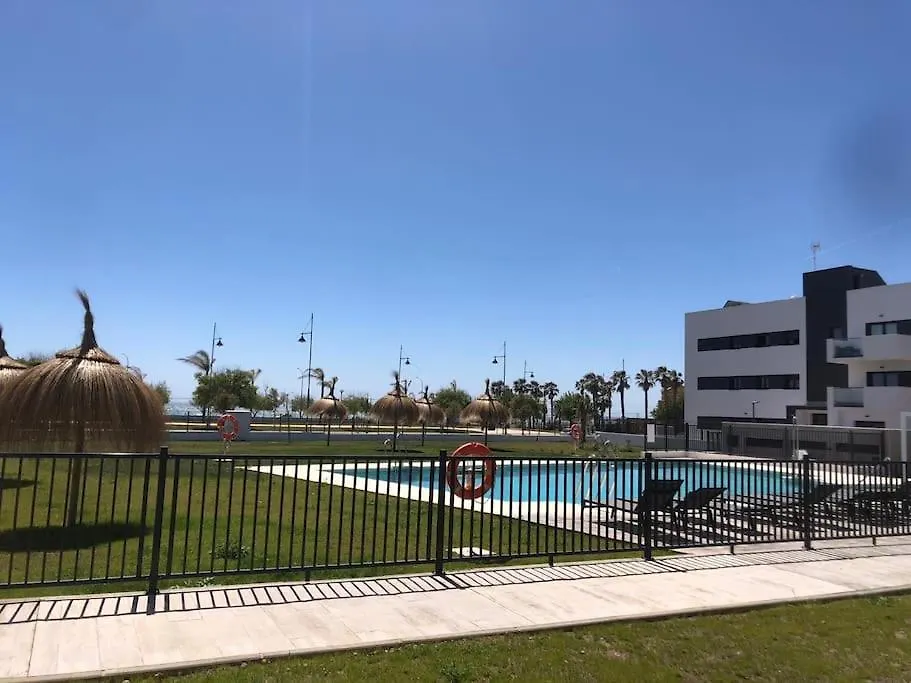Bajo Con Jardin En Primera Linea De Playa Malaga 0*,