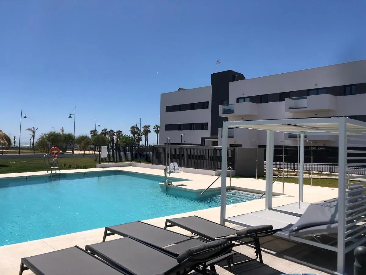 Apartment Bajo Con Jardin En Primera Linea De Playa Malaga