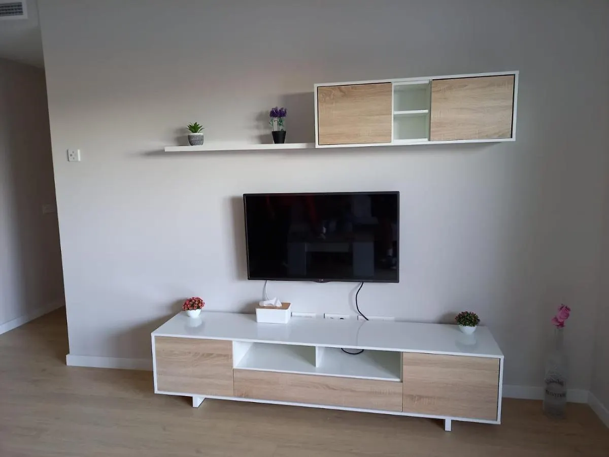 Apartment Bajo Con Jardin En Primera Linea De Playa Malaga